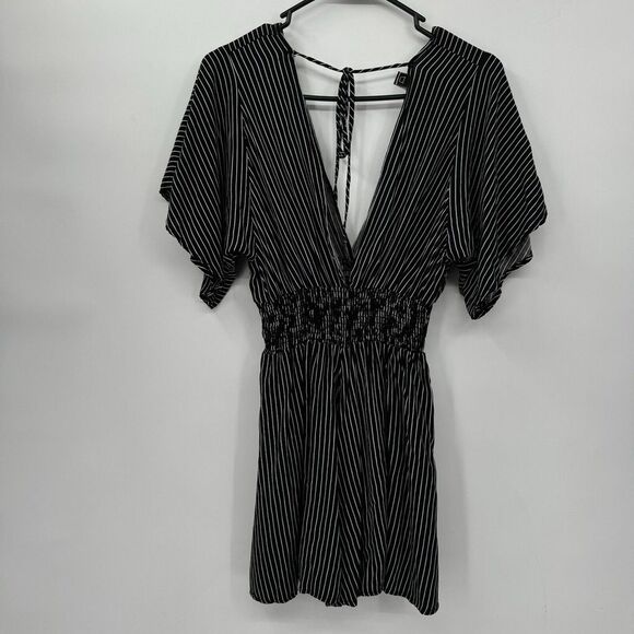 Final Touch Woman's Striped‎ Romper Size S Black Dip V Neck With Tie Back - Picture 6 of 7